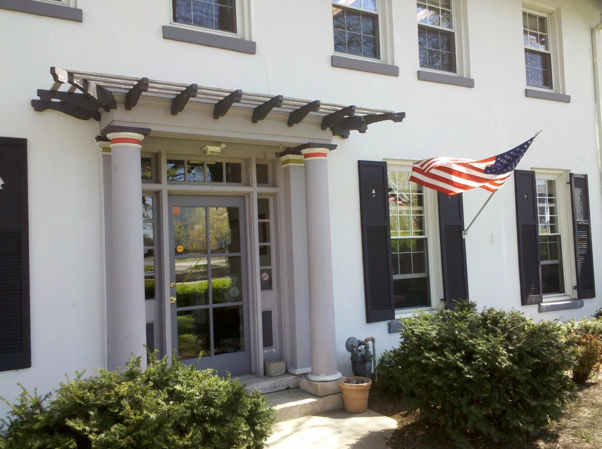 The front entrance of 202 Friendship House